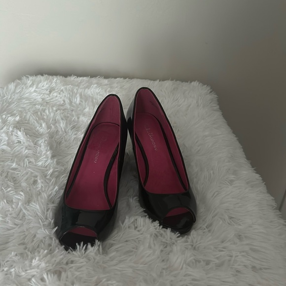 CL Laundry - Picture 2 of 5